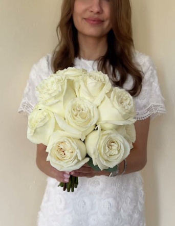 Букет невесты из роз белого цвета и эвкалипта №957