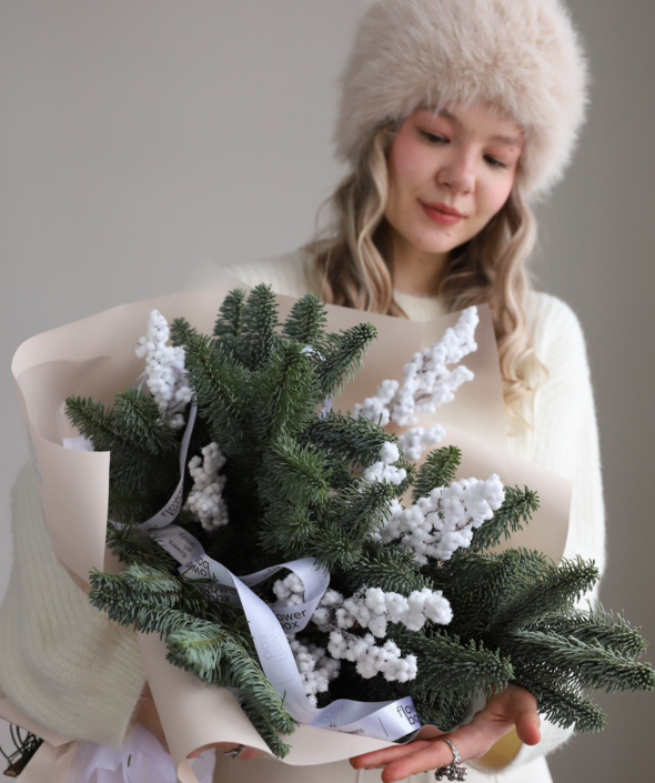 Букет с зимним декором и нобилисом №1832