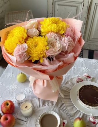 Букет яркий сборный №1669