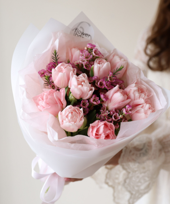 Дуобукет из махровых тюльпанов и хамелациума №2143