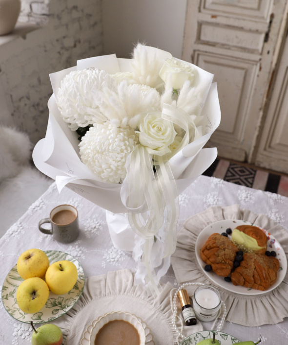 Стильный букет в белой гамме №2121
