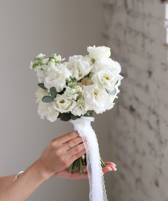 Свадебный букет с кремовыми розами №955