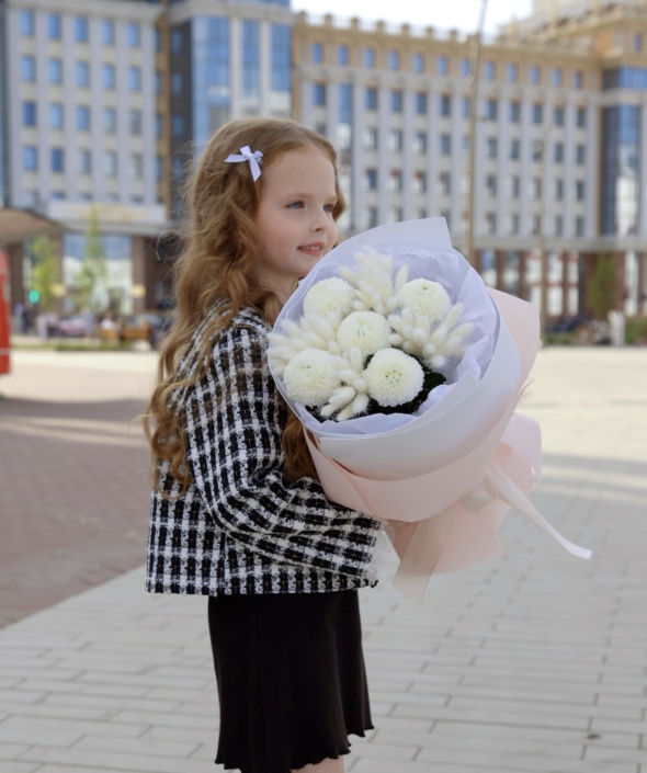 Воздушный букет из хризантем и сухоцветов в фоамиране №2175