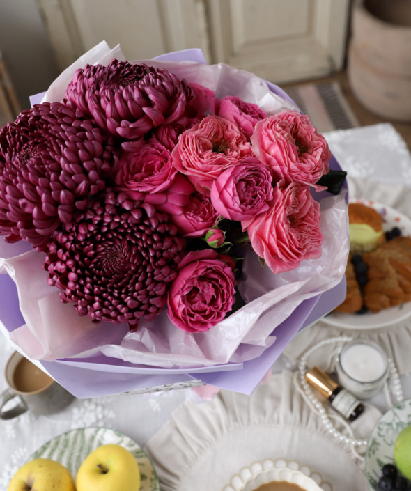 Яркий букет с винными хризантемами №2120