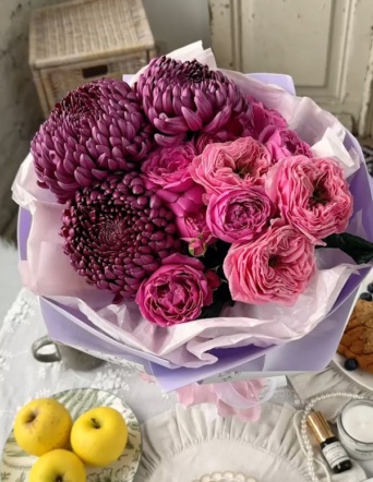 Яркий букет с винными хризантемами №2120