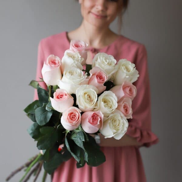 Белые и розовые розы в ленту (15 шт) №1031 - Фото 1