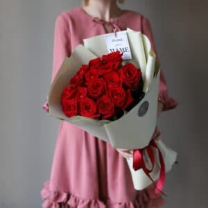 Красные розы в фисташковом оформлении (Россия, 15 шт) №904 - Фото 3