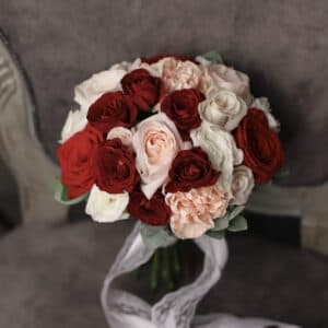 Букет невесты с бордовыми розами №962 - Фото 9