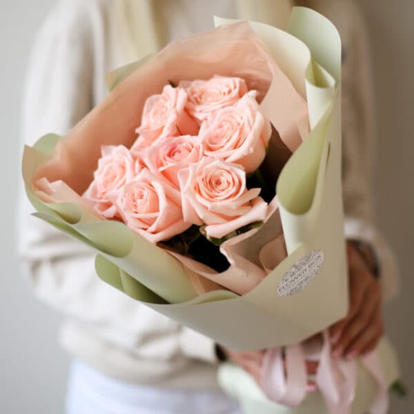 Розы розовые в нежном оформлении (7 шт) №1435 - Фото 1