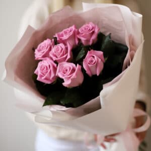 Сиреневые розы в белом оформлении (7 шт) №1436 - Фото 42