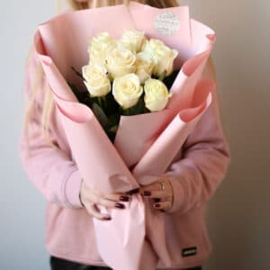 Розы белые в розовом оформлении (Россия, 11 шт) №1500 - Фото 39