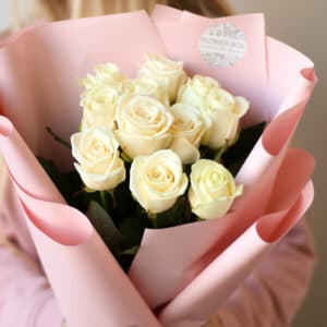 Розы белые в розовом оформлении (Россия, 11 шт) №1500 - Фото 40