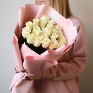 Розы белые в розовом оформлении (Россия, 21 шт) №1501 - Фото 49