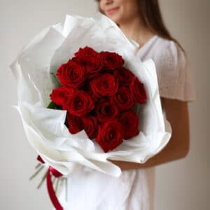 Розы красные в белом оформлении (Россия, 15 шт) №1238 - Фото 13