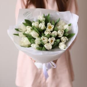 Белые тюльпаны голландские в белом оформлении (25 шт) №1588 - Фото 4