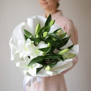 Лилии в белом оформлении №1633 - Фото 47