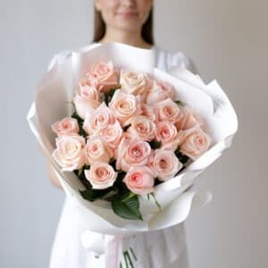 Розовые розы в белом оформлении (Россия, 21 шт) №1025 - Фото 31