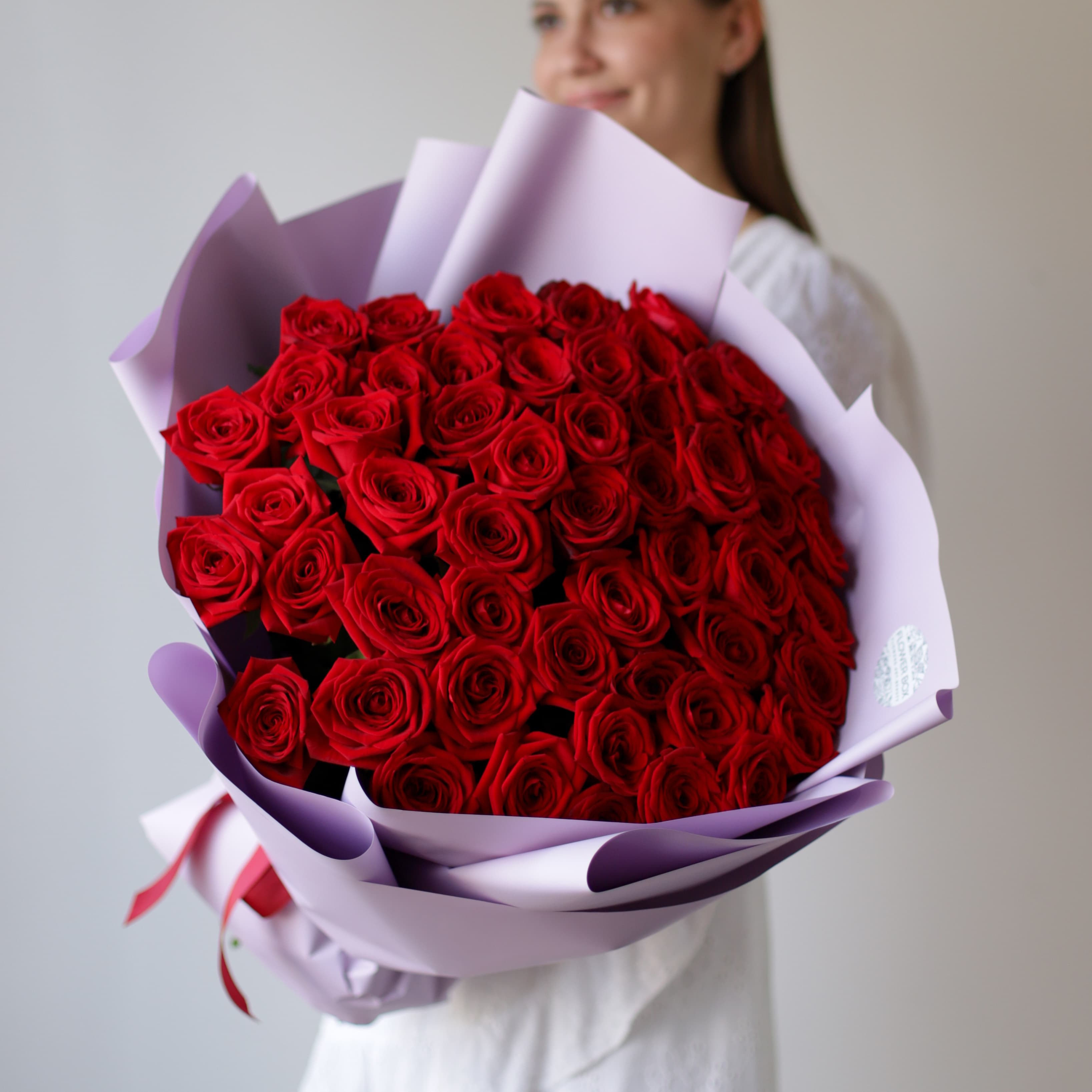 Розы красные в лавандовом оформлении (Россия, 51 шт) №1110 - Фото 29