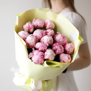 Пионы розовые в оформлении (15 шт) №1684 - Фото 4