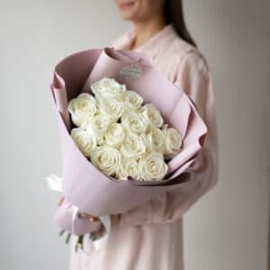 Белые розы в нежном оформлении (15 шт) №1748 - Фото 18
