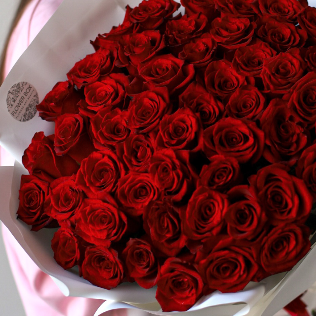 Розы красные в оформлении (51 шт) №1902 - Фото 47